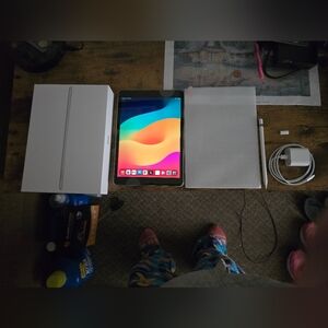 Ipad 9th Generation Bundle- 64gb